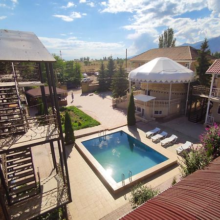 Адилет Otel Çolpan Ata Dış mekan fotoğraf