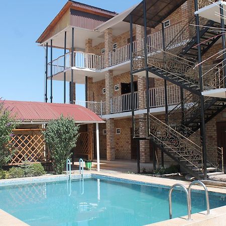 Адилет Otel Çolpan Ata Dış mekan fotoğraf