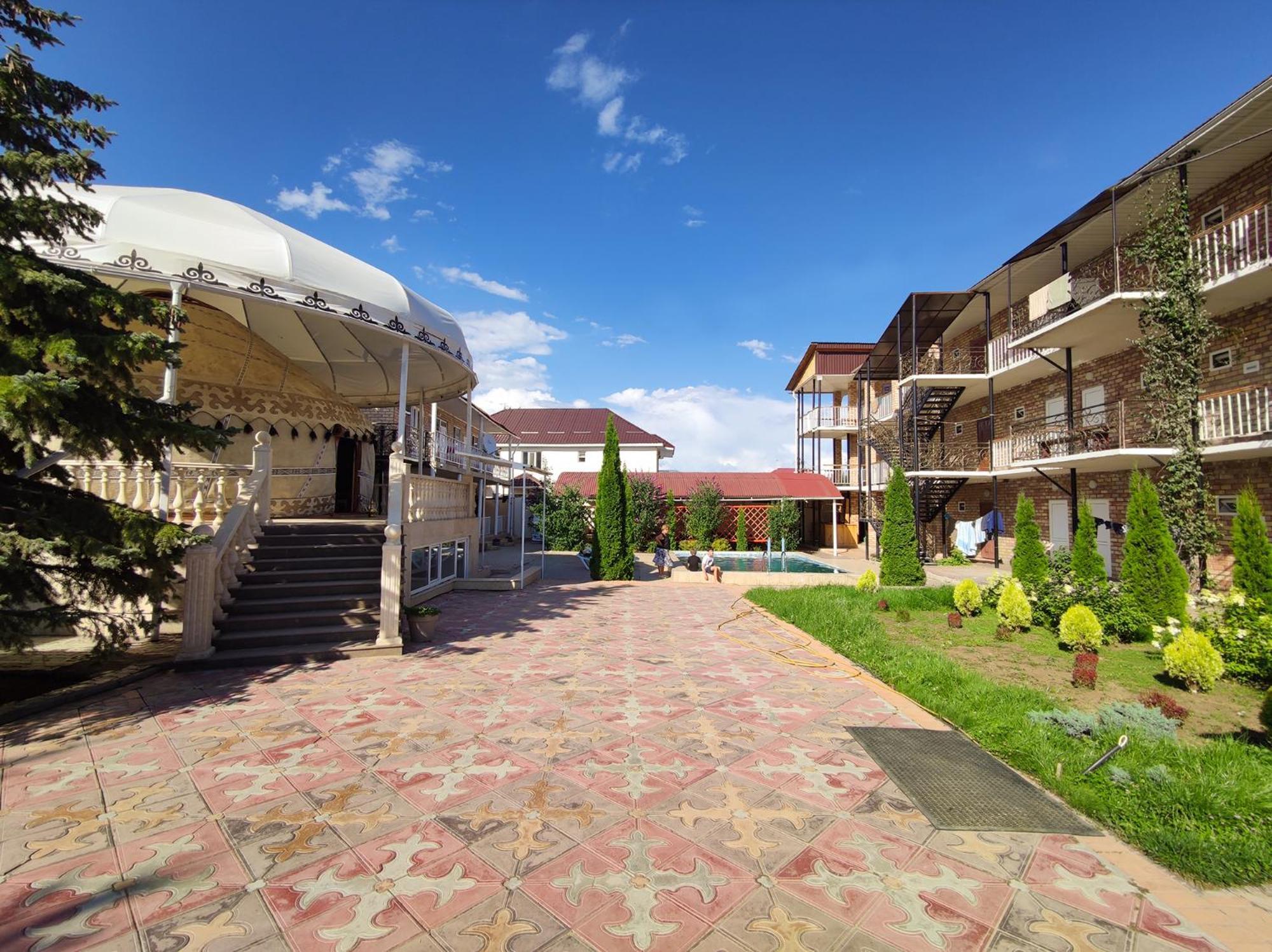Адилет Otel Çolpan Ata Dış mekan fotoğraf