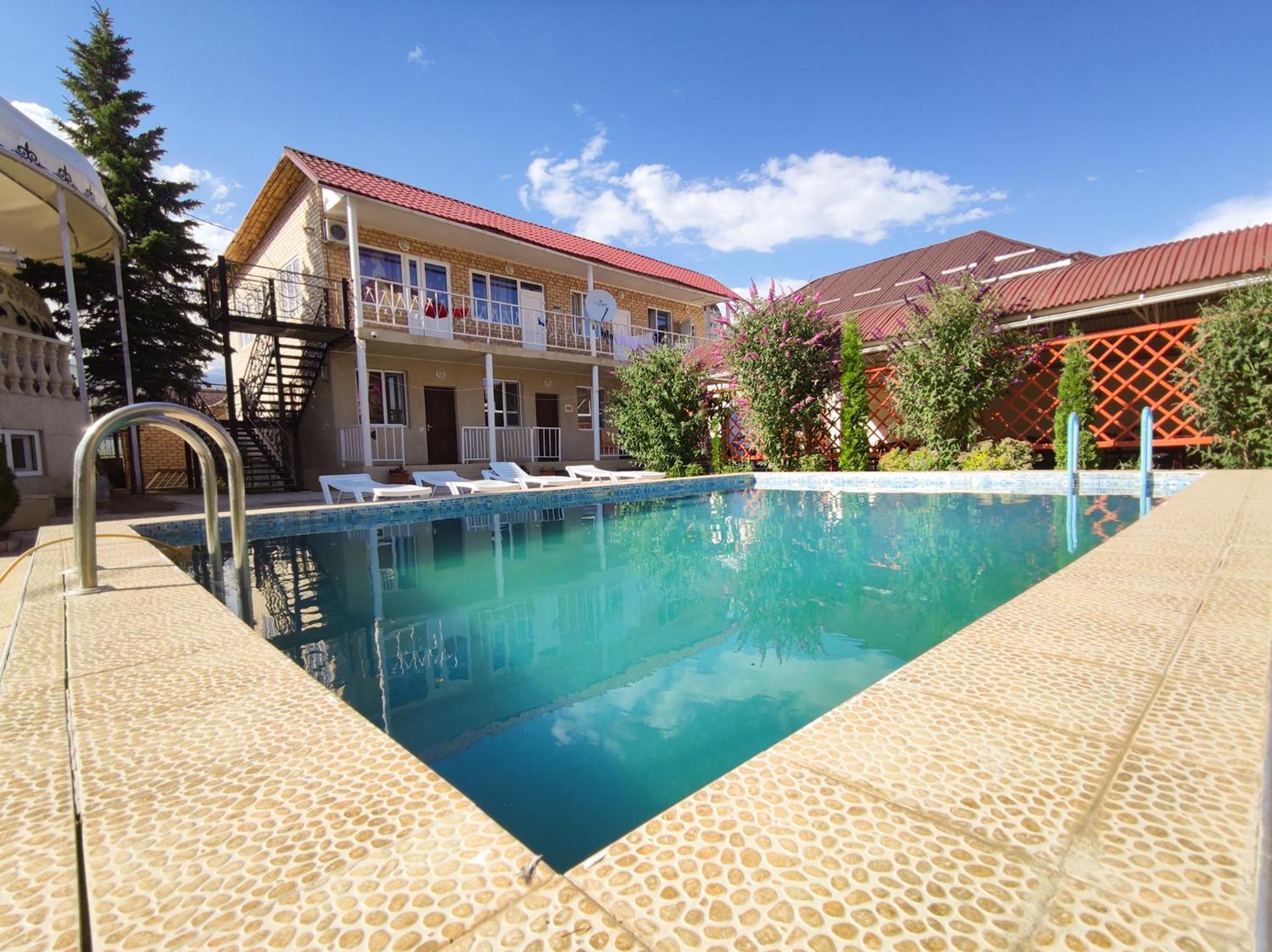 Адилет Otel Çolpan Ata Dış mekan fotoğraf