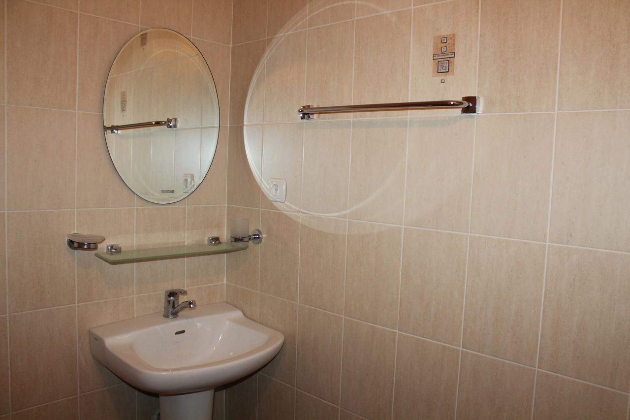 Адилет Otel Çolpan Ata Dış mekan fotoğraf