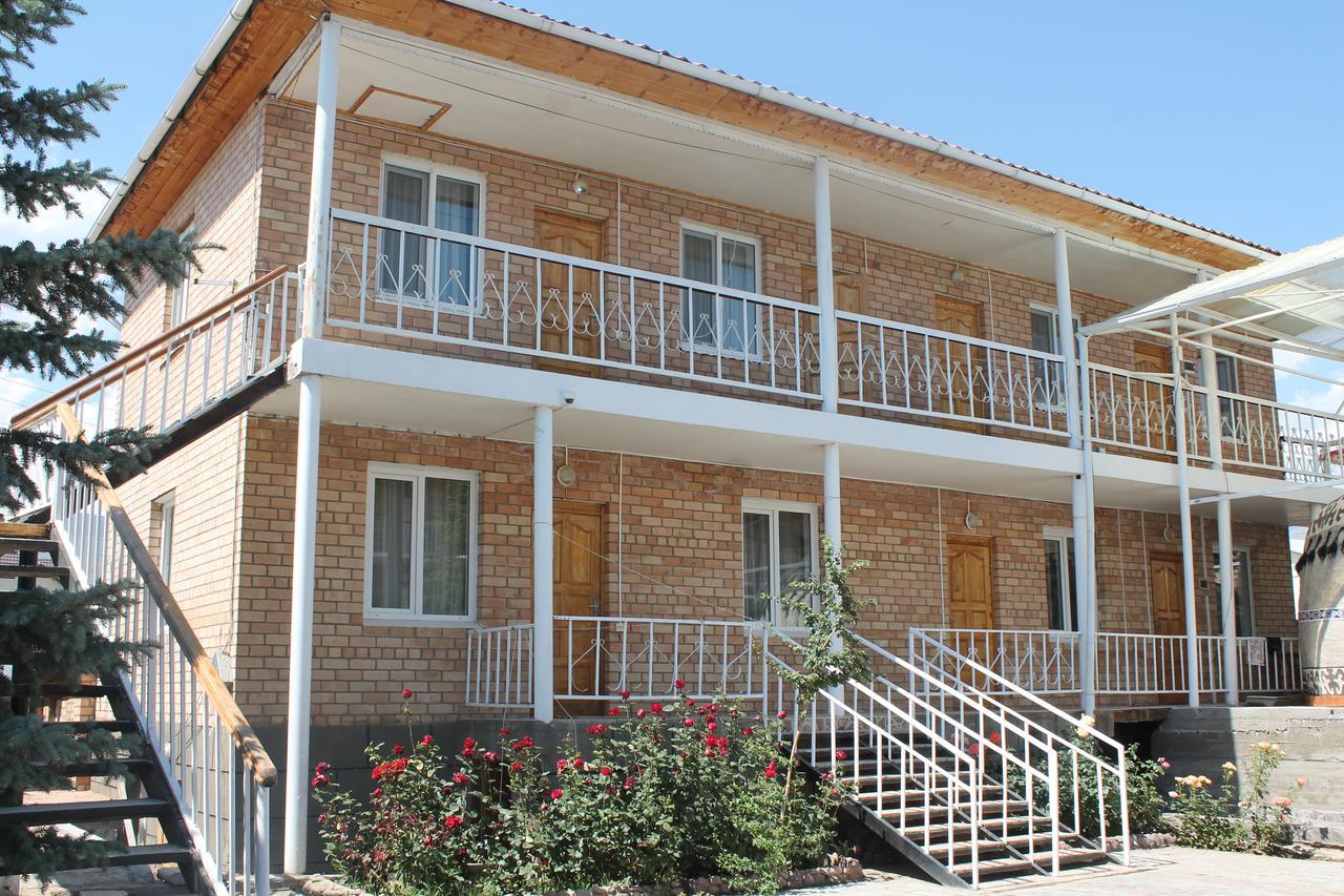 Адилет Otel Çolpan Ata Dış mekan fotoğraf